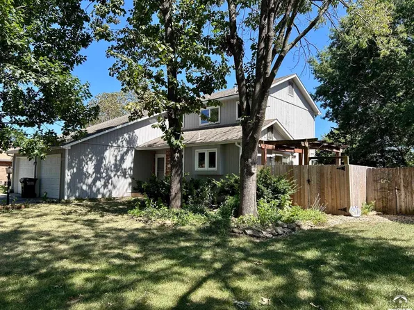 2920 Lawrence Ave, Lawrence, KS 66047