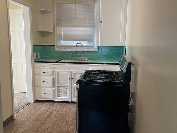 4th image of 2020 22nd St #D