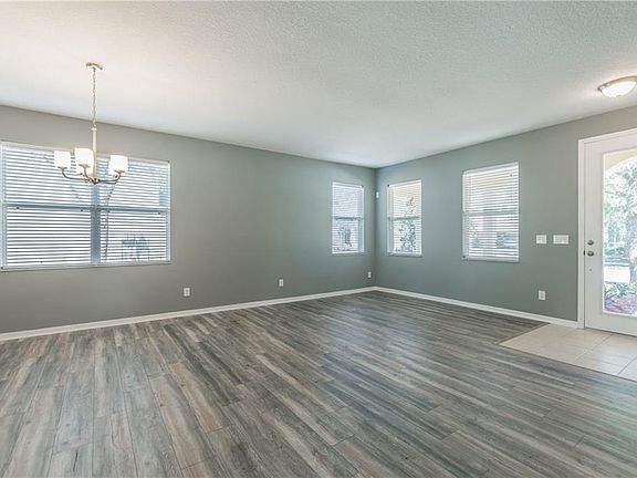 5th image of 7323 Bridgeview Dr