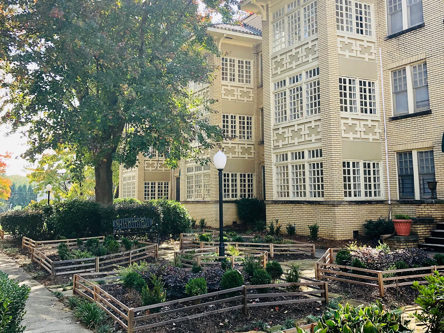 The Ivanhoe — Photo 1