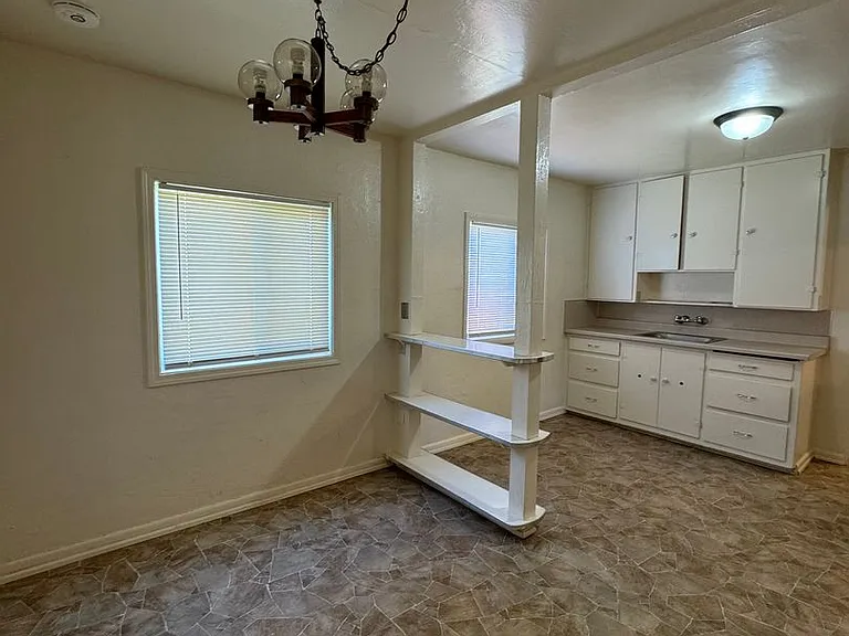 1250 Madison St — Photo 14