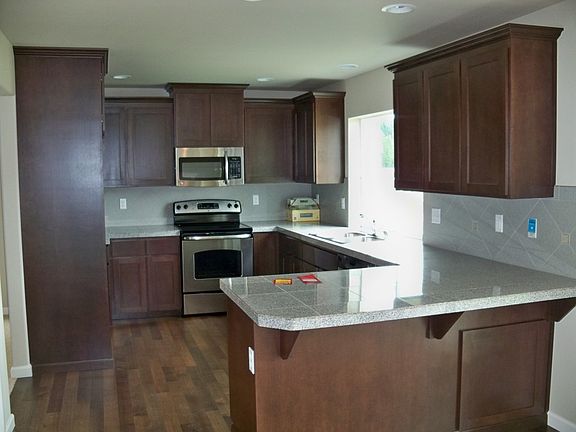 3rd image of 401 Skylar Way