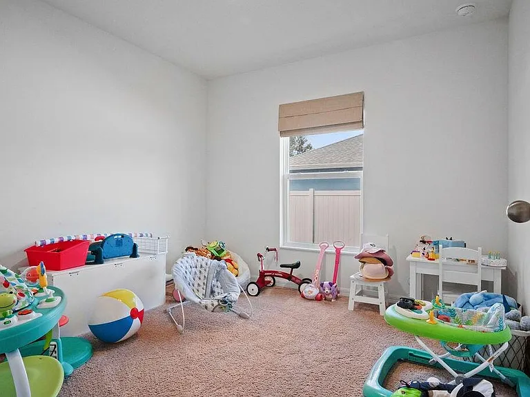 414 SW Dahled Ave — Photo 6