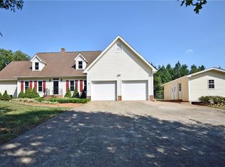 5231 Davis Rd, Walkertown, NC 27051