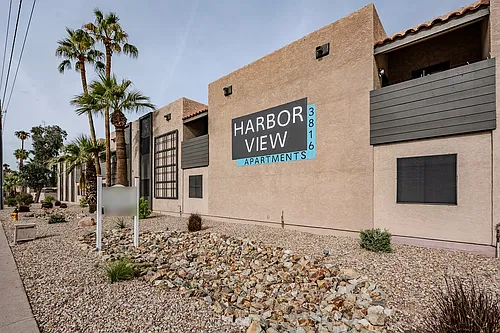 Floor plan Small 1 bedroom with washer dryer in unit