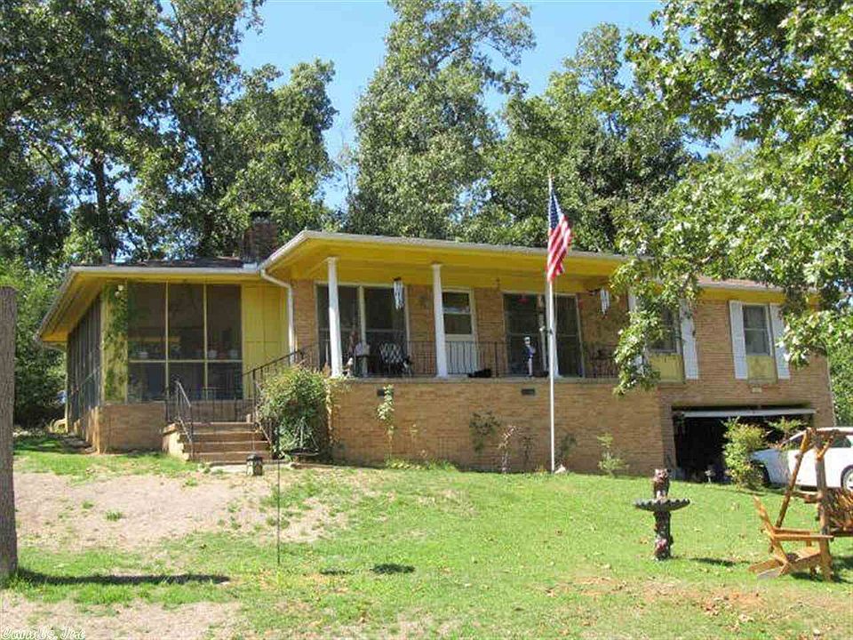 1st image of 144 Saginaw Cir