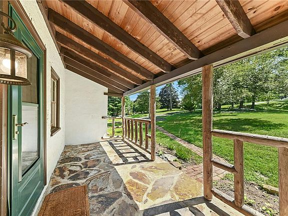 3rd image of 90 Turkey Ln