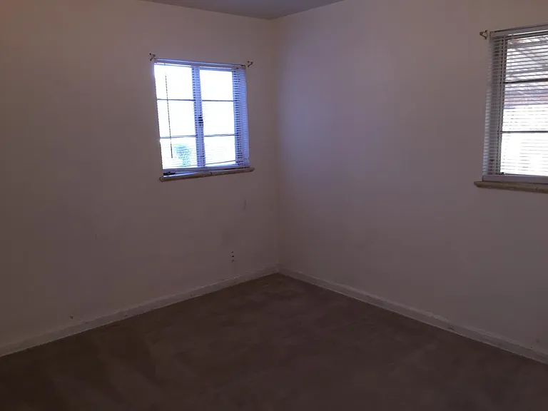 1220 Jasmine St — Photo 7