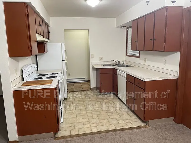 2502 E Sunset Dr — Photo 3