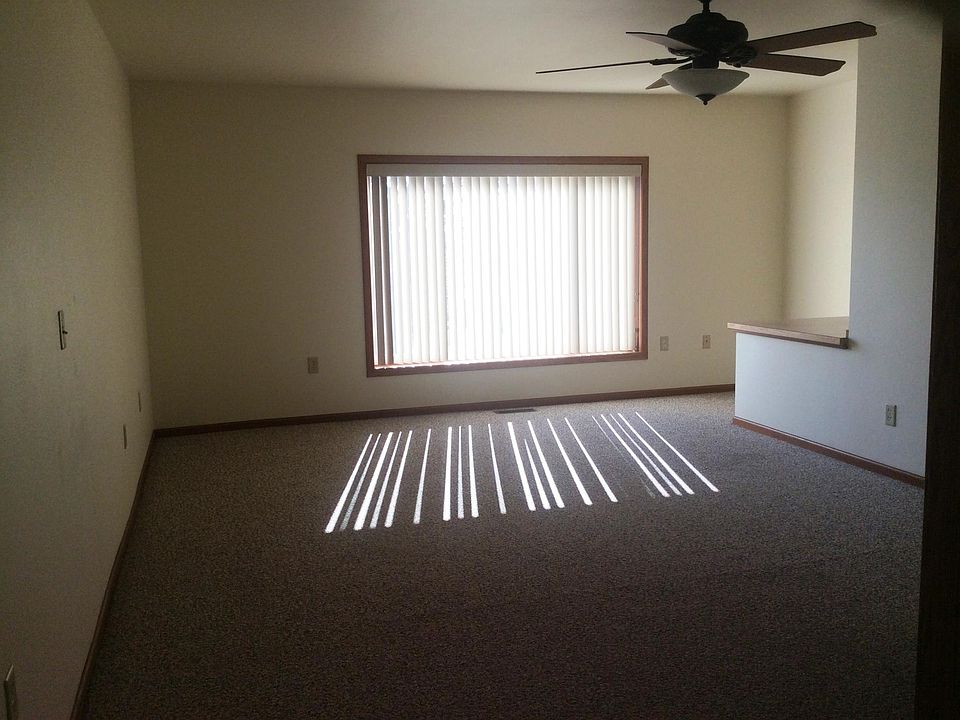 2nd image of 28 1/2 2nd St SW