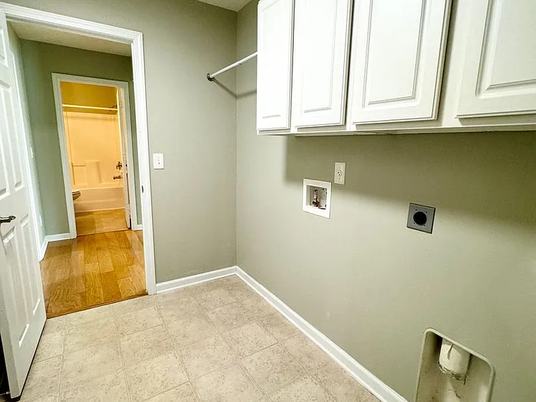 420 Hillsborough Dr — Photo 18