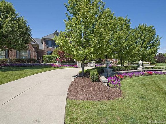 3rd image of 47650 Bellagio Dr