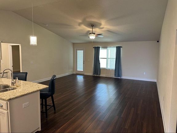 4th image of 2014 Broad St