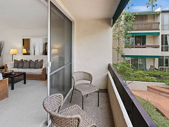 3rd image of 6455 La Jolla Blvd Unit 223