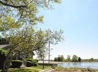 1 Howland Ave, Dartmouth, MA 02748