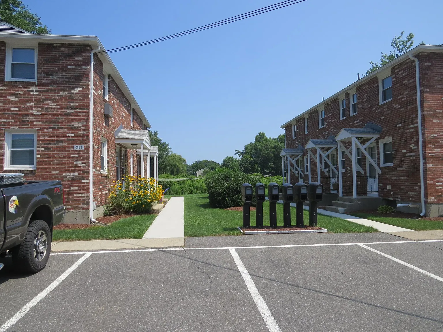 2 bed, 1.5 bath, 750 sqft, $1,950 — Photo 3
