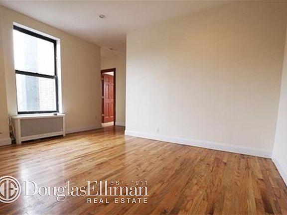 2nd image of 27 1/2 Morton St APT 20