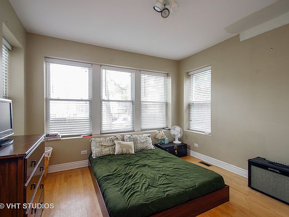 5th image of 1449 W Victoria St APT 1A