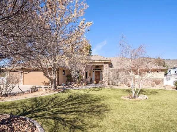 1112 W Sapphire Dr, Diamond Valley, UT 84770