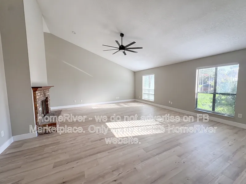 4 bed, 3.0 bath, 2500 sqft, $2,800 — Photo 4