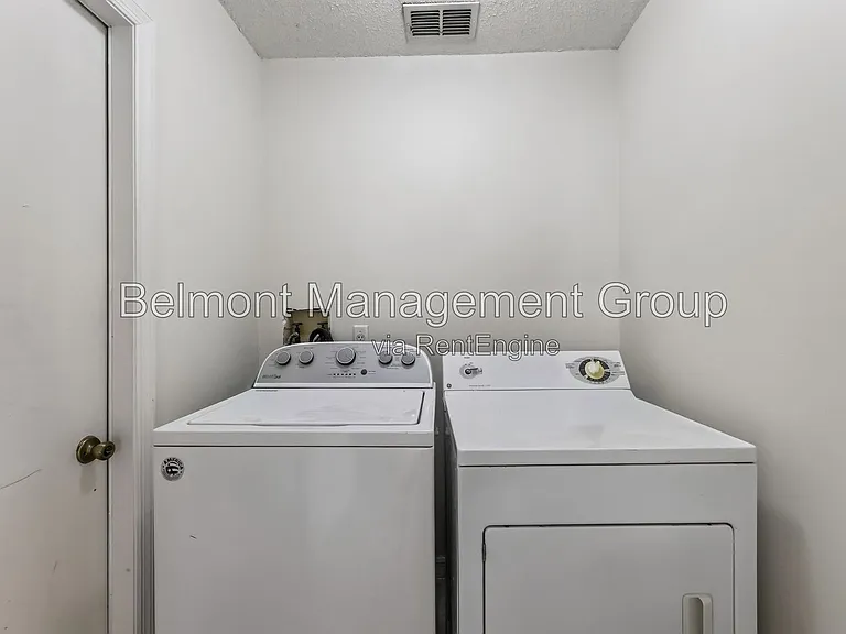 2127 Korat Ln — Photo 16