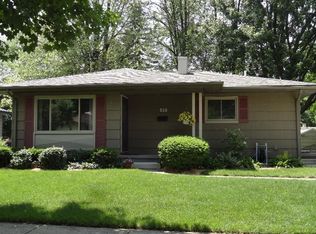 526 Arthur St, Chelsea, MI 48118