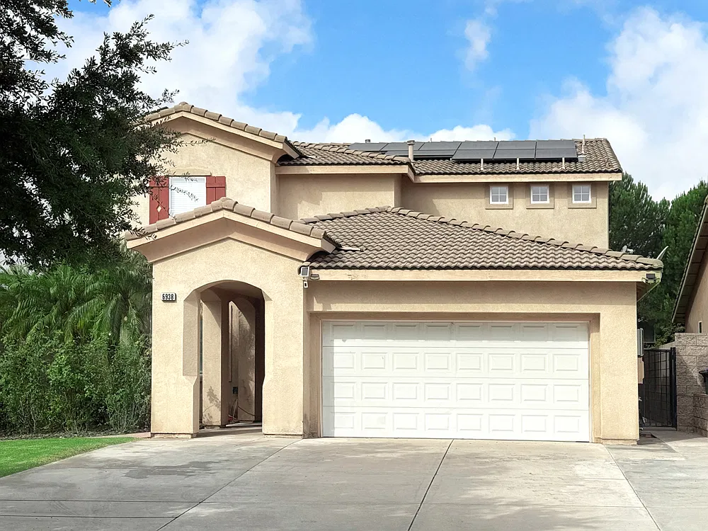 5 bed, 3136 sqft, $4,200 — Photo 2