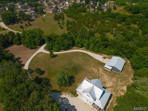3rd image of 1335 Thomas Dr