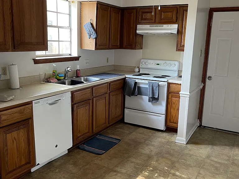 323 Deckbar Ave #201 — Photo 2