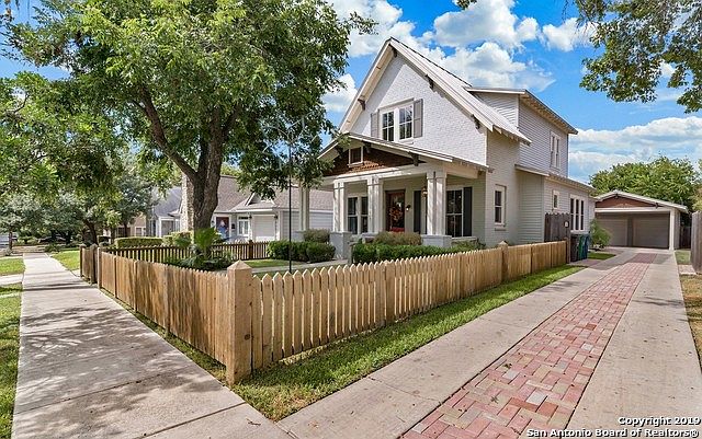 1st image of 207 W Norwood Ct