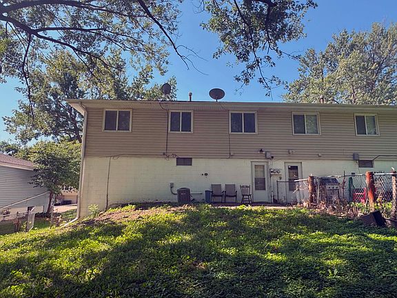 3rd image of 9524 Binney St