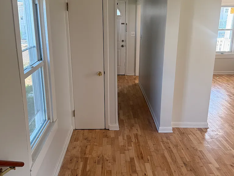 21 Avenue A — Photo 28