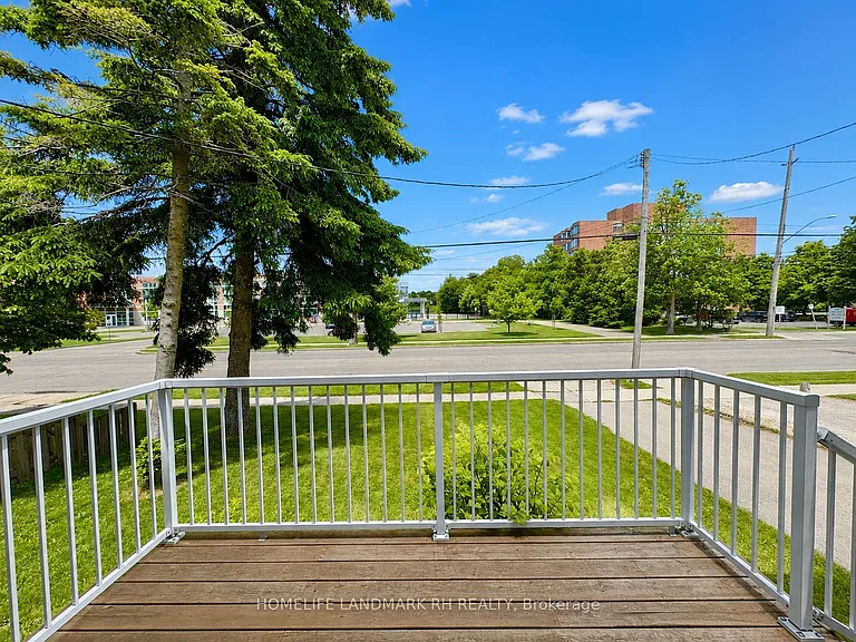 217 Limeridge Rd W — Photo 7
