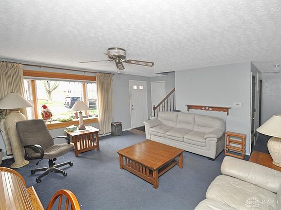 3rd image of 15 Laurelgrove Dr