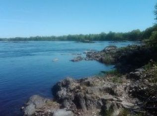 8 Cyr Ln, Milford, ME 04461