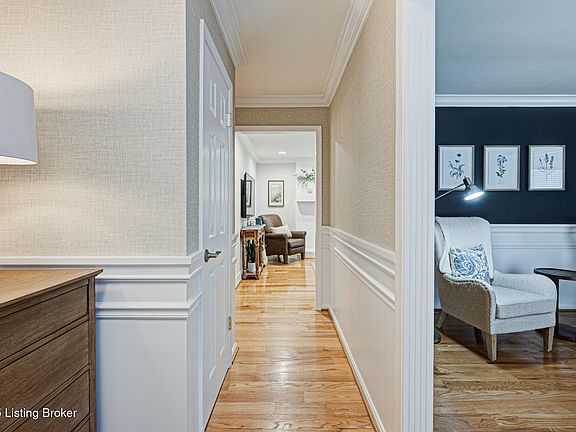 4th image of 609 Armadale Pl
