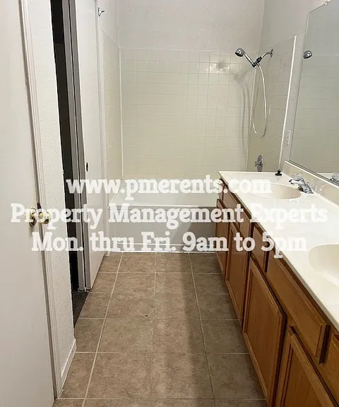 5478 Governor Cir — Photo 10
