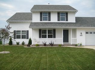 2084 W Higgins Hl, De Pere, WI 54115
