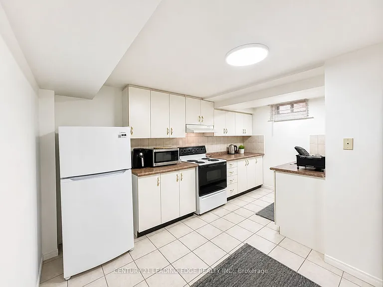 48 Foxfield Cres #BASEMENT — Photo 1