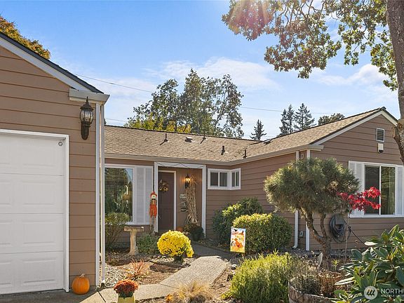 4th image of 7806 Jade Drive SW