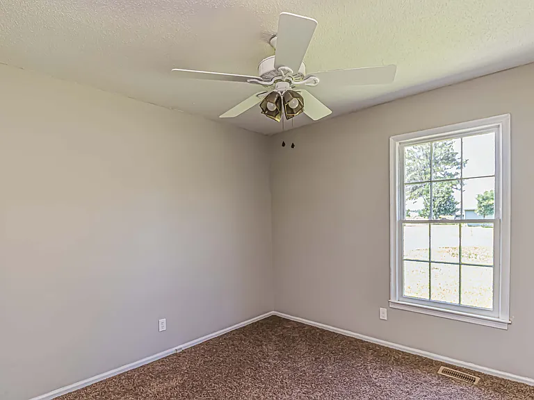 108 Fox Run Cir — Photo 13