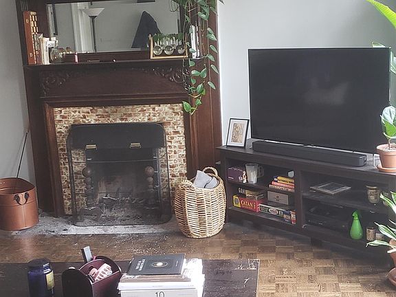 3rd image of 726-728 W Briar Pl #726-2