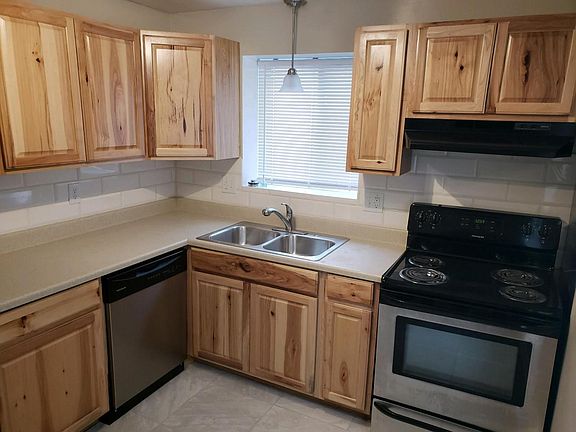 3rd image of 355 Vista Ave