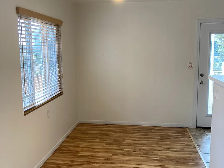 302 N Rios Ave — Photo 10