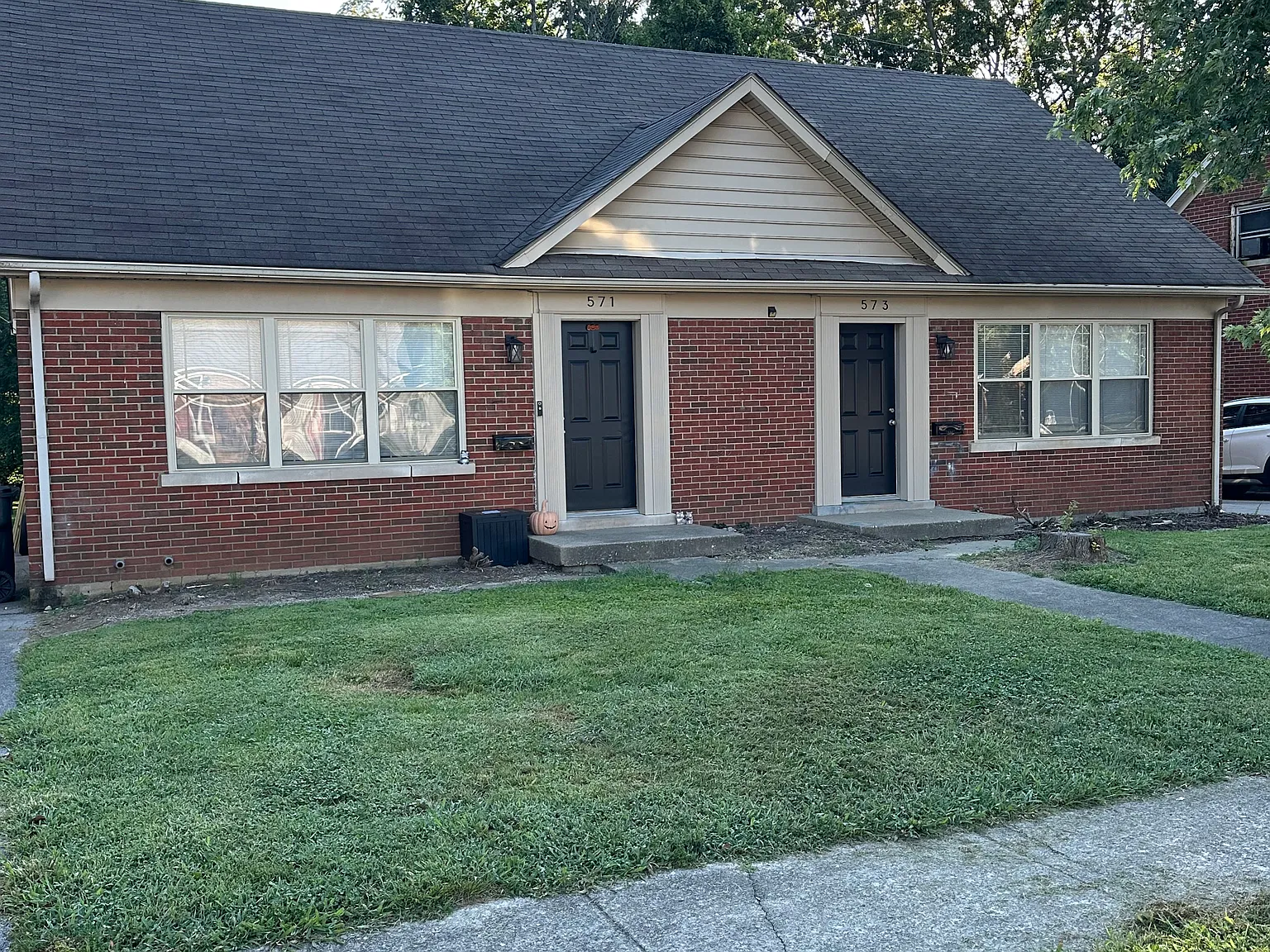 1 bed, 1050 sqft, $1,200 — Photo 1