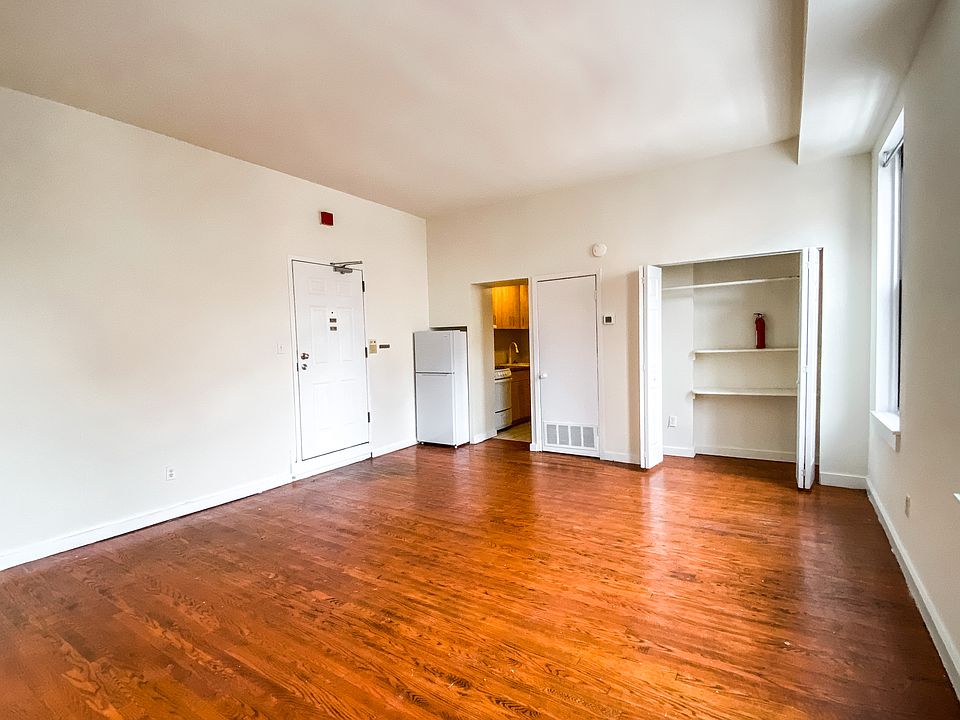 1st image of 1136 Pine St #203
