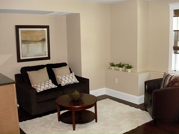 3rd image of 249 Islington St APT 2