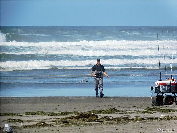 5th image of 390 Ocean Shores Blvd SW