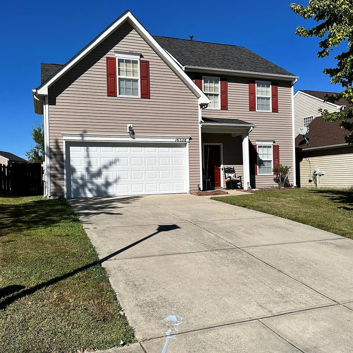 3 bed, 2.5 bath, $2,095 — Photo 1