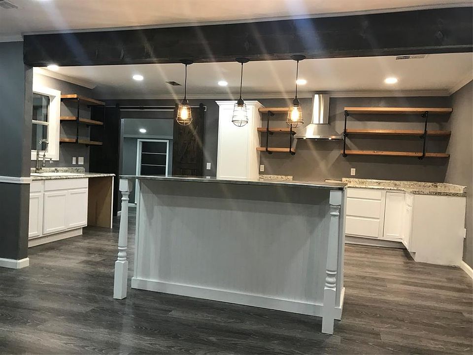 1st image of 48 Pine Ave